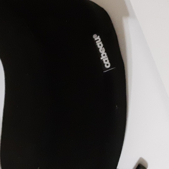 Cabeau Travel Neck Pillow - Picture 1 of 4